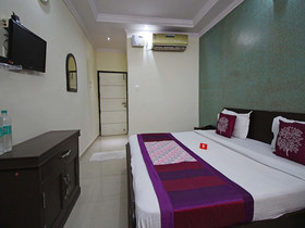 Hotel Ess Kay