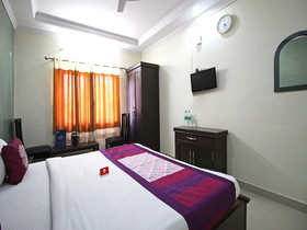 Hotel Ess Kay