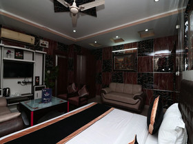 Jatin Hotel By OYO Rooms
