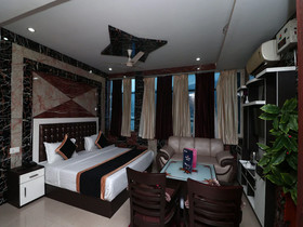 Jatin Hotel By OYO Rooms