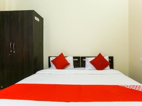 Pradeep Hostel by OYO Rooms