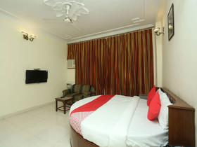 Flagship Hotel Basera