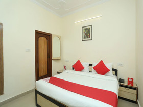 Flagship Hotel Basera