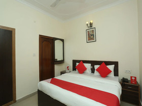 Flagship Hotel Basera