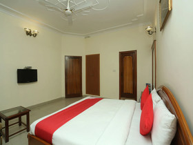 Flagship Hotel Basera
