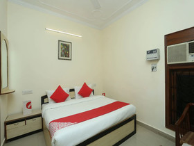 Flagship Hotel Basera