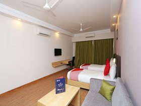 Capital O 13727 Hotel Aarogyam Suites