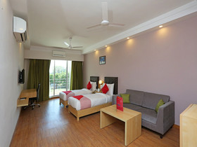 Capital O 13727 Hotel Aarogyam Suites