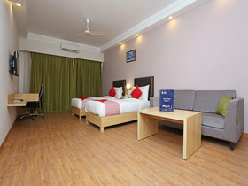 Capital O 13727 Hotel Aarogyam Suites