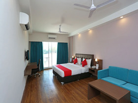 Capital O 13727 Hotel Aarogyam Suites