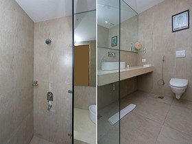 Capital O 13727 Hotel Aarogyam Suites