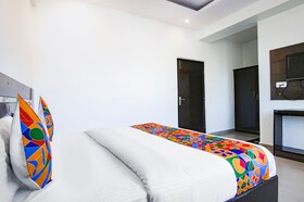 FabHotel Skaga