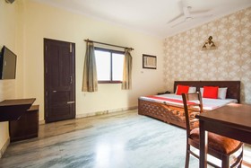 Gopal Bhawan by OYO Rooms