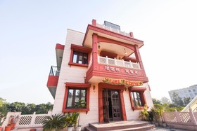 Gopal Bhawan by OYO Rooms