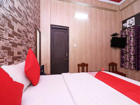 Hotel Anuradha Palace by OYO Rooms