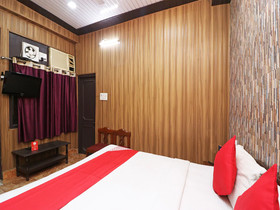 Hotel Anuradha Palace by OYO Rooms