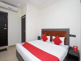Hotel Divine Ganges by OYO Rooms