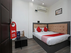 Hotel Divine Ganges by OYO Rooms