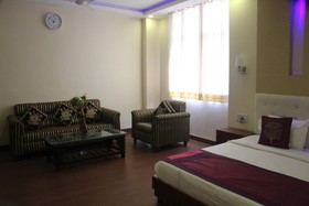 Hotel Dream Land & Bar