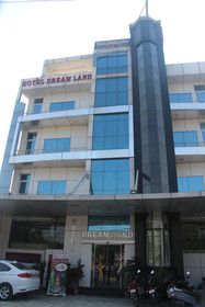 Hotel Dream Land & Bar