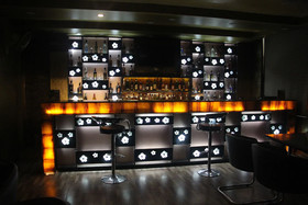 Hotel Dream Land & Bar