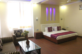 Hotel Dream Land & Bar