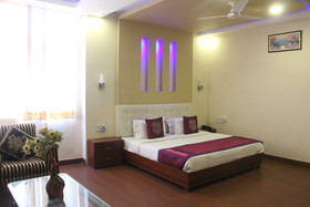 Hotel Dream Land & Bar