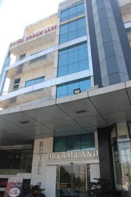 Hotel Dream Land & Bar