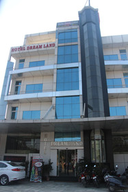 Hotel Dream Land & Bar