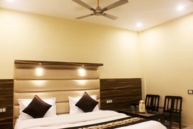 Hotel Ganga Heights