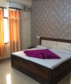 Hotel Golden Village
