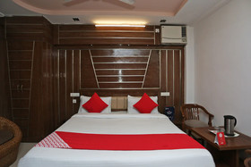Hotel Lajja Palace by OYO Rooms