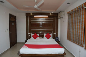 Hotel Lajja Palace by OYO Rooms