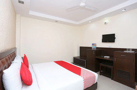 Hotel Le Central by OYO Rooms