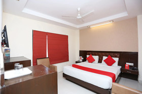 Hotel Le Central by OYO Rooms