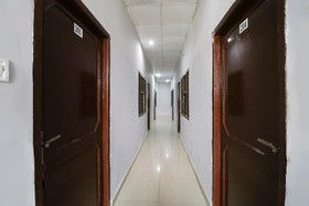 Hotel New Chotiwala by OYO Rooms