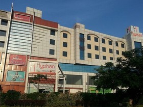 Hyphen Grand