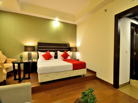Lakshyas Hotel