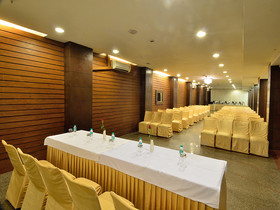 Lakshyas Hotel