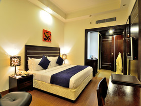Lakshyas Hotel