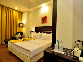 Lakshyas Hotel