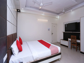 Laxmi Sadan Residency by OYO Rooms