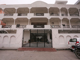 Laxmi Sadan Residency by OYO Rooms