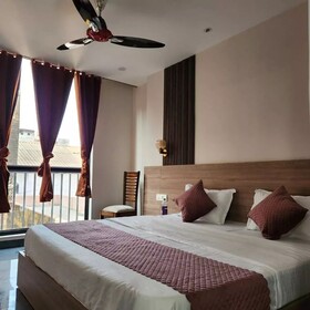 Namay Inn By T And M Hotels