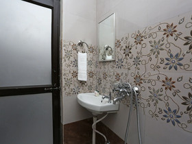 Neelkanth Guest House By OYO Rooms