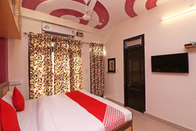 New Delhi Guest House By OYO Rooms