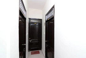 New Delhi Guest House By OYO Rooms