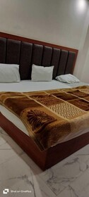 Shrivari Kaushik Palace