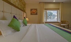 Treebo Trend Haveli Resort Roots