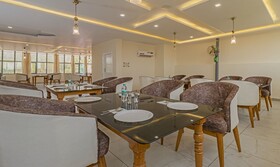 Treebo Trend Haveli Resort Roots